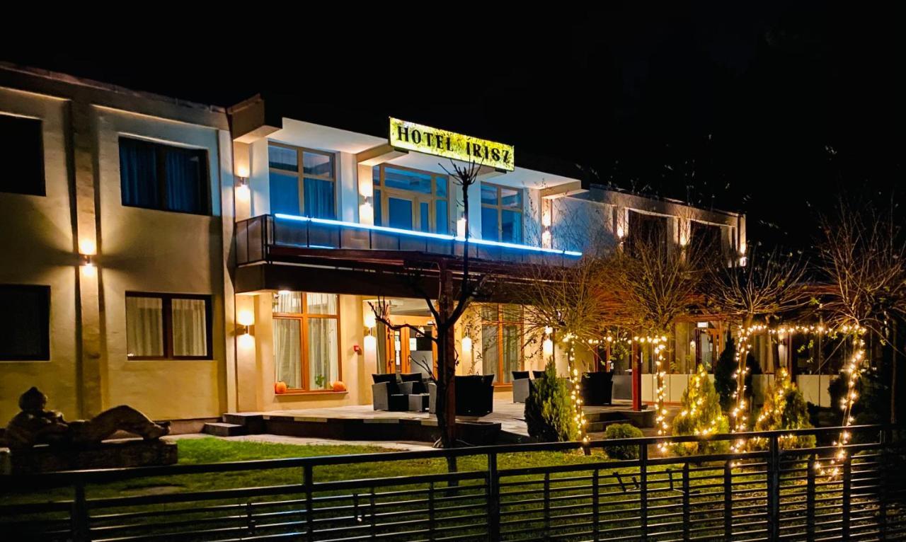 Hotel Irisz Nyíregyháza Extérieur photo