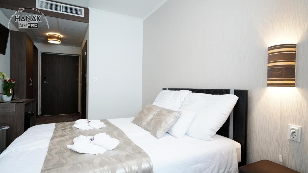Hotel Irisz Nyíregyháza Extérieur photo