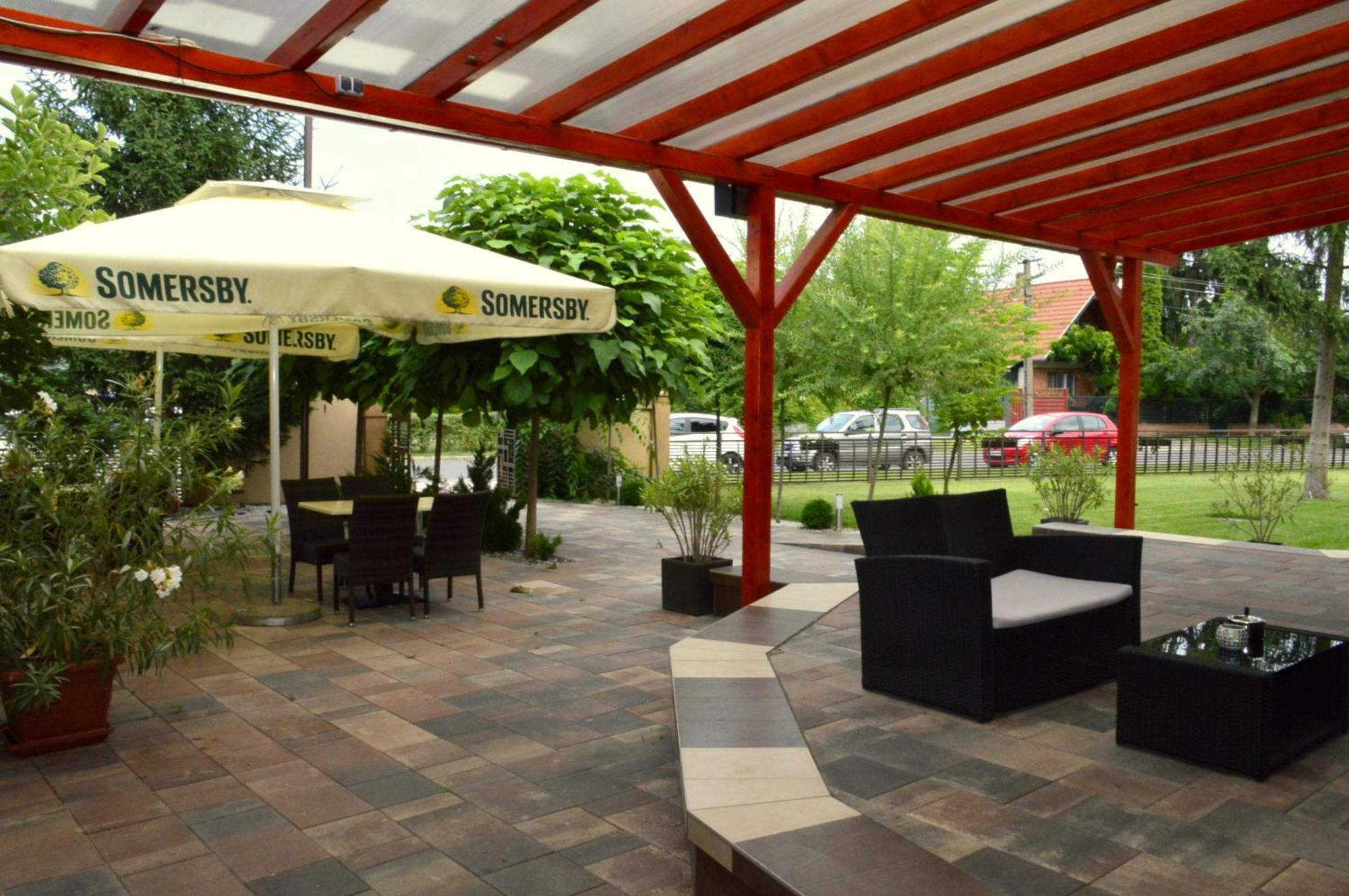 Hotel Irisz Nyíregyháza Extérieur photo