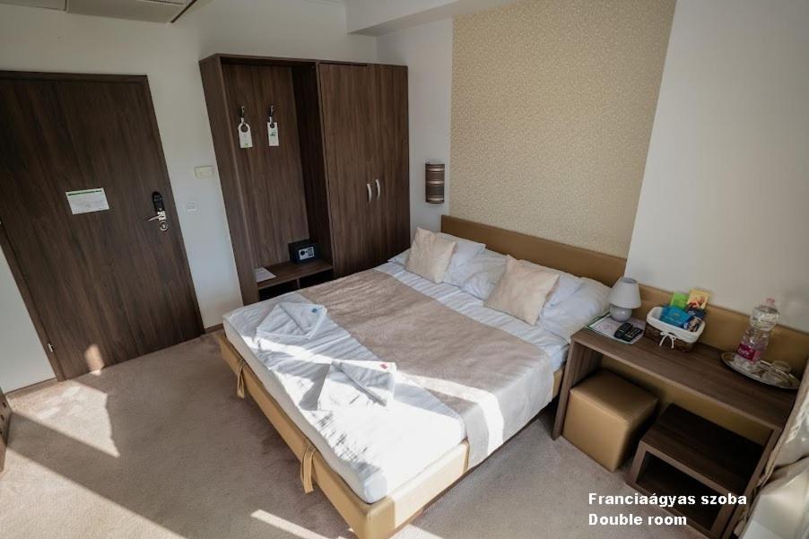 Hotel Irisz Nyíregyháza Extérieur photo
