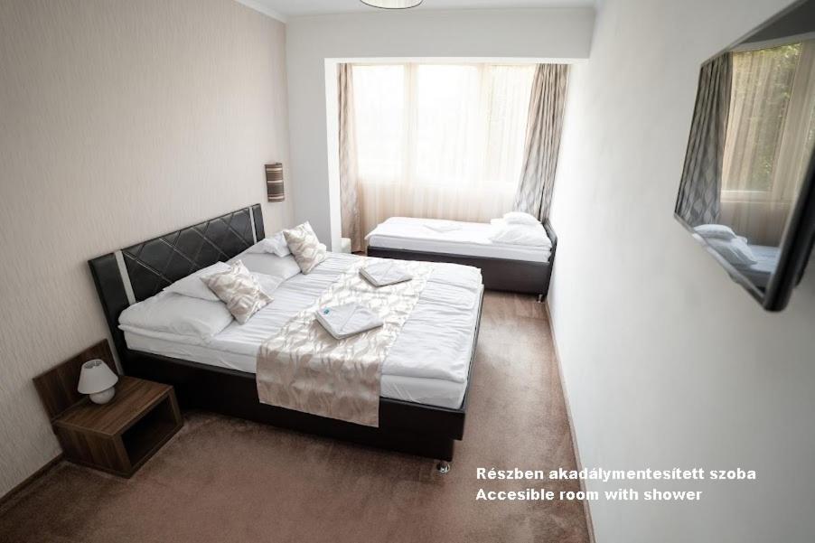 Hotel Irisz Nyíregyháza Extérieur photo