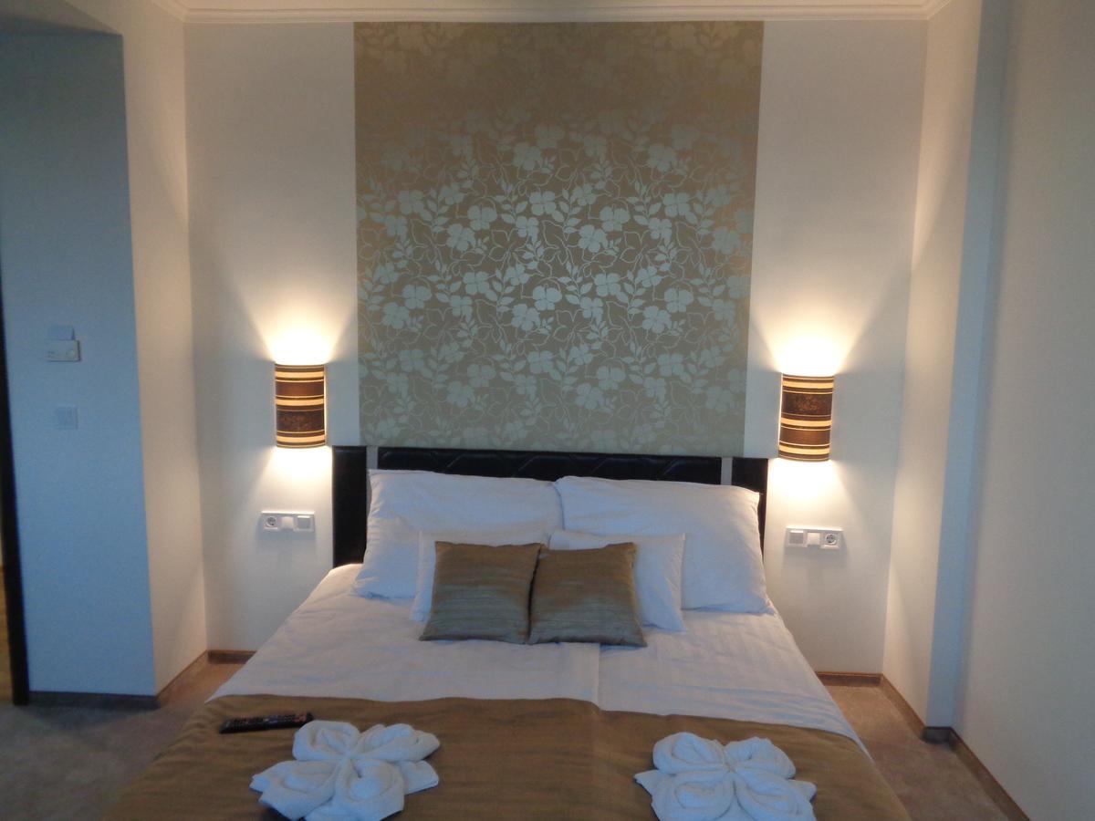 Hotel Irisz Nyíregyháza Extérieur photo