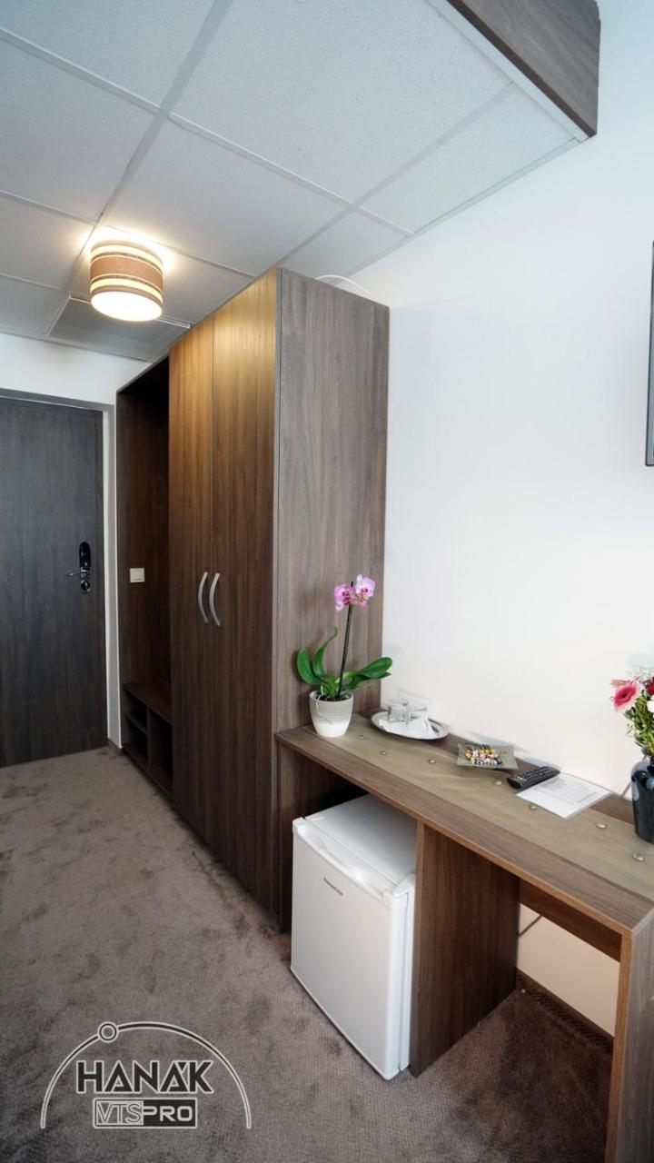 Hotel Irisz Nyíregyháza Extérieur photo